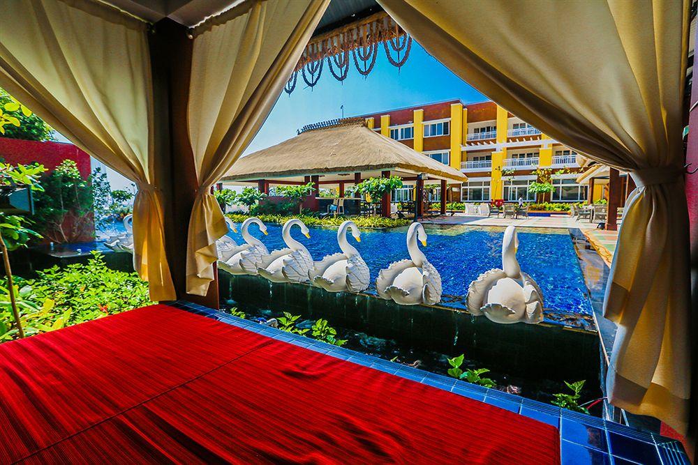Mayfair Waves Hotel