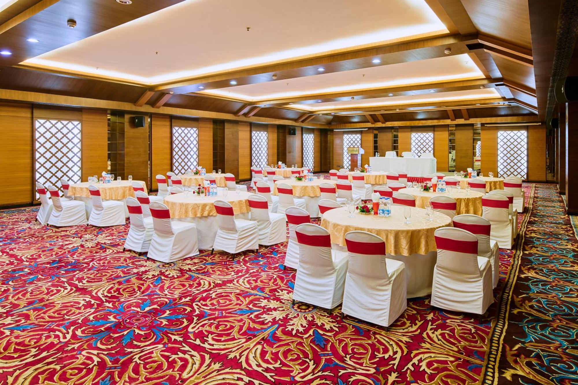 Hotel Mayfair Waves 5*