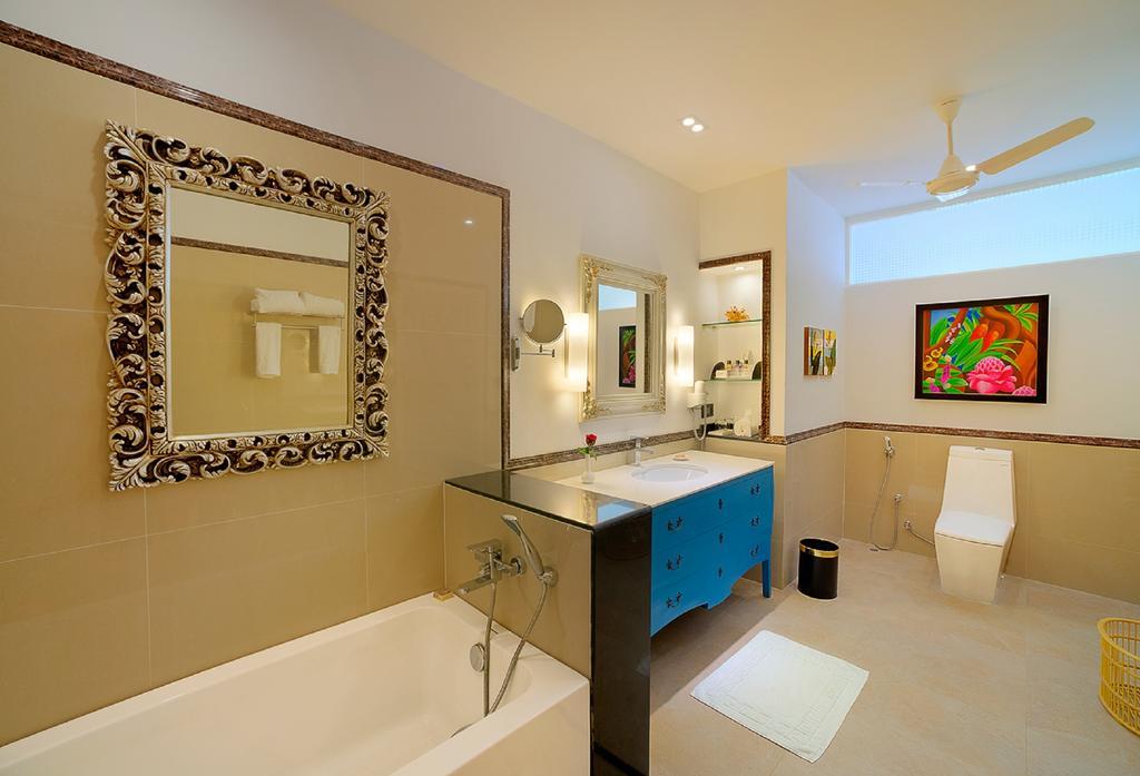Mayfair Waves Hotel